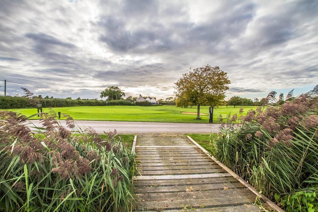 Mendip Spring Golf And Country Club Guest House Churchill  Exterior photo