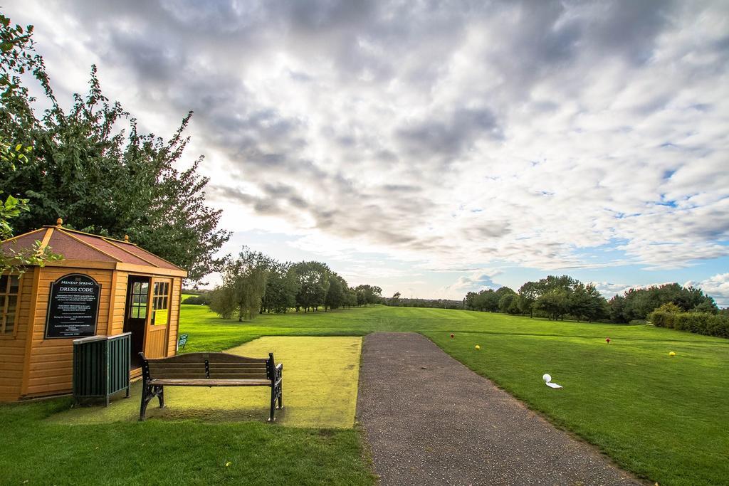 Mendip Spring Golf And Country Club Guest House Churchill  Exterior photo